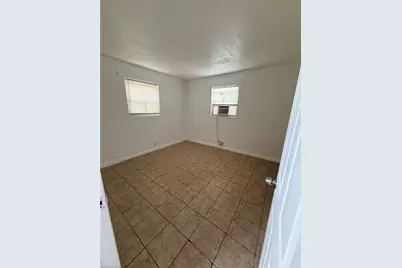3033 2nd St #3, Fort Myers, FL 33916 - Photo 5