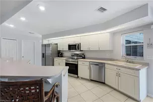 2526 SE 19th Pl, Cape Coral, FL 33904 - Photo 13