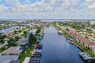 1627 Beach Pkwy, Cape Coral, FL 33904 - Photo 37