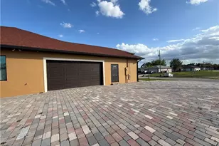 2633 NW 24th St, Cape Coral, FL 33993 - Photo 5