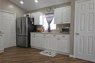 18300 Plumbago Ct, Lehigh Acres, FL 33972 - Photo 13