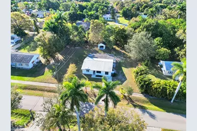 356 New York Dr, Fort Myers, FL 33905 - Photo 1