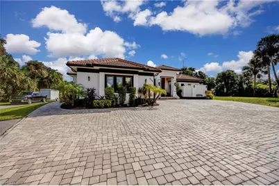 214 9th St NW, Naples, FL 34120 - Photo 9