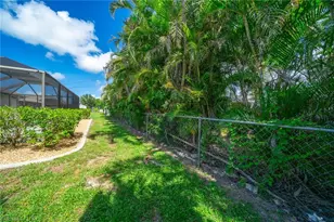 419 Mohawk Pkwy, Cape Coral, FL 33914 - Photo 19