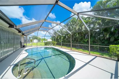 419 Mohawk Pkwy, Cape Coral, FL 33914 - Photo 15