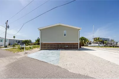 3822 Blueberry Ln, Saint James City, FL 33956 - Photo 7