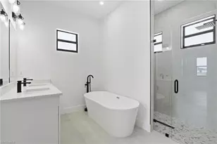 343 NE 15th St, Cape Coral, FL 33909 - Photo 25