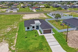 219 NE 15th Terrace, Cape Coral, FL 33909 - Photo 5
