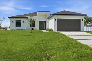 219 NE 15th Terrace, Cape Coral, FL 33909 - Photo 7