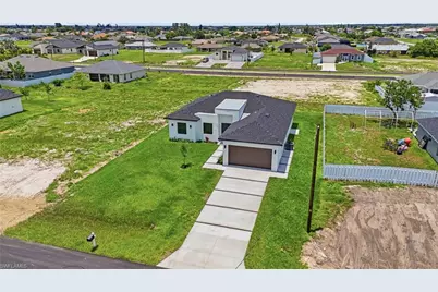 219 NE 15th Ter, Cape Coral, FL 33909 - Photo 3