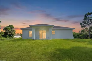 864 Chantilly St E, Lehigh Acres, FL 33974 - Photo 33