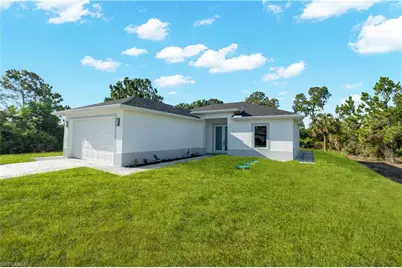 864 Chantilly St E, Lehigh Acres, FL 33974 - Photo 5