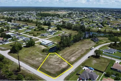 801 NE 38th Ter, Cape Coral, FL 33909 - Photo 1