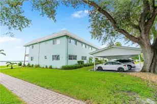 3225 E Riverside Dr, Fort Myers, FL 33916 - Photo 17