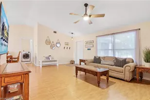 505 SE 9th Pl, Cape Coral, FL 33990 - Photo 3