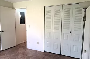 10525 Putnam Ct, Lehigh Acres, FL 33936 - Photo 15