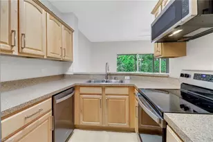 8189 Pacific Beach Dr, Fort Myers, FL 33966 - Photo 7