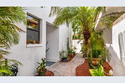 5501 Harbour Castle Dr, Fort Myers, FL 33907 - Photo 9