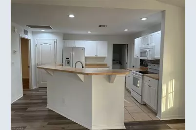 2207 NE 15th Ln, Cape Coral, FL 33909 - Photo 9