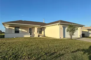 2207 NE 15th Ln, Cape Coral, FL 33909 - Photo 3