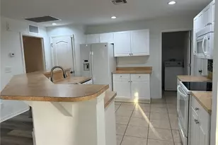 2207 NE 15th Ln, Cape Coral, FL 33909 - Photo 15