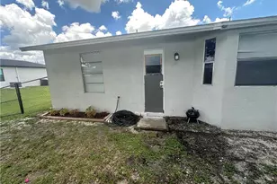 2124 NE 7th Pl, Cape Coral, FL 33909 - Photo 27