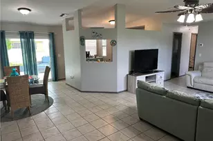 2124 NE 7th Pl, Cape Coral, FL 33909 - Photo 3