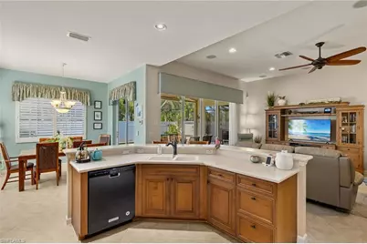 8872 King Henry Ct, Fort Myers, FL 33908 - Photo 5