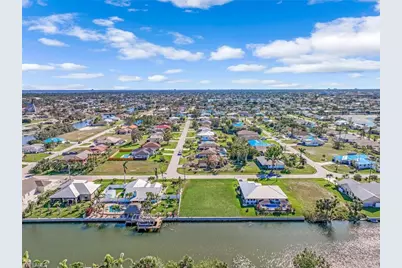 2011 NE 2nd St, Cape Coral, FL 33909 - Photo 9