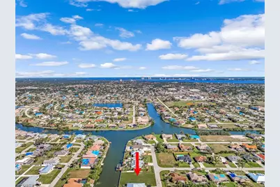2011 NE 2nd St, Cape Coral, FL 33909 - Photo 5