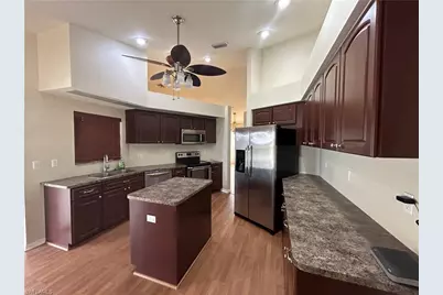 1405 NE 5th Pl, Cape Coral, FL 33909 - Photo 3