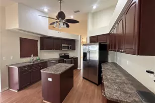 1405 NE 5th Pl, Cape Coral, FL 33909 - Photo 3