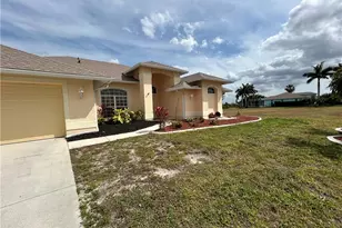 1405 NE 5th Pl, Cape Coral, FL 33909 - Photo 1