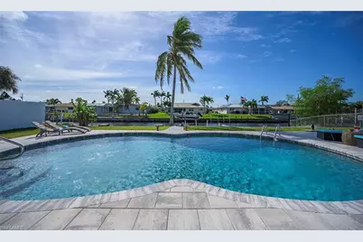 1432 Wellington Ct, Cape Coral, FL 33904 - Photo 17