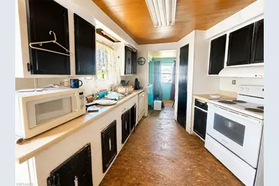 809 8th St NW, Moore Haven, FL 33471 - Photo 3