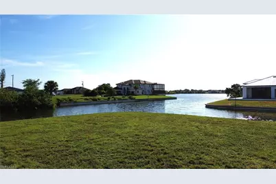 1919 NE 10th Ave, Cape Coral, FL 33909 - Photo 9