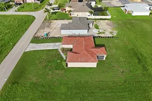 422 NW 11th Terrace, Cape Coral, FL 33993 - Photo 5