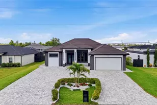 18 NE 6th St, Cape Coral, FL 33909 - Photo 1