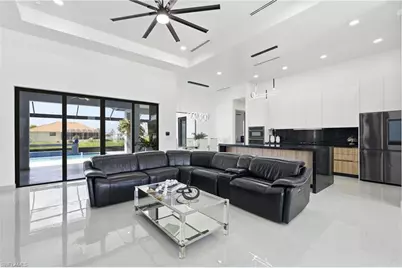 18 NE 6th St, Cape Coral, FL 33909 - Photo 5