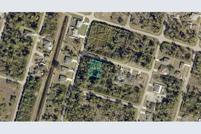 954 Iris St E, Lehigh Acres, FL 33974 - Photo 3