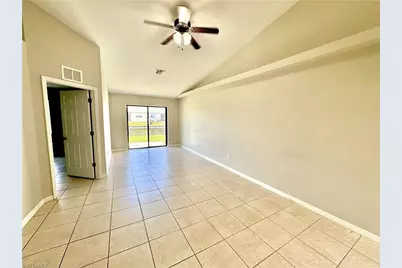 704 SE 6th Ter, Cape Coral, FL 33990 - Photo 5
