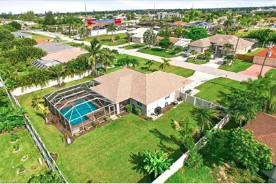 130 SE 28th Ter, Cape Coral, FL 33904 - Photo 5