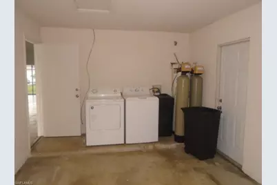 4414 25th St SW, Lehigh Acres, FL 33973 - Photo 9