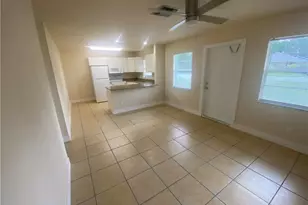 2217-2219 Violet Dr, Fort Myers, FL 33905 - Photo 3