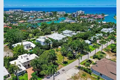400 Wedge Dr, Naples, FL 34103 - Photo 1
