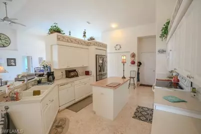 2214 SE 19th Pl, Cape Coral, FL 33990 - Photo 5