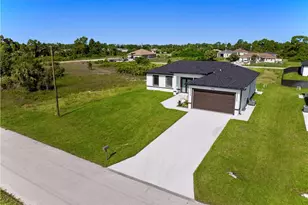 916 Manresa Ave S, Lehigh Acres, FL 33974 - Photo 21