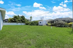 1409 NE 18th Pl, Cape Coral, FL 33909 - Photo 27