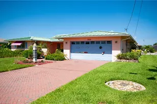 3332 SE 19th Ave, Cape Coral, FL 33904 - Photo 3