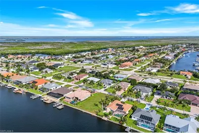 2834 SW 30th St, Cape Coral, FL 33914 - Photo 11